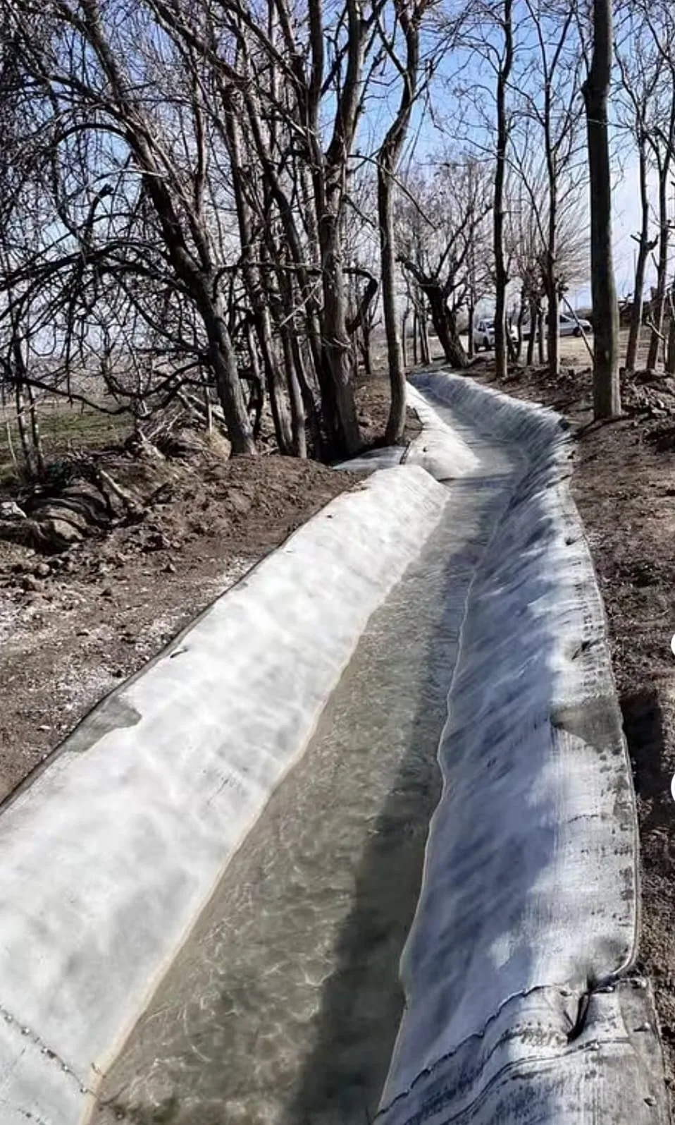 Drenaj kanalında Rulo Beton® yüzey koruma uygulaması